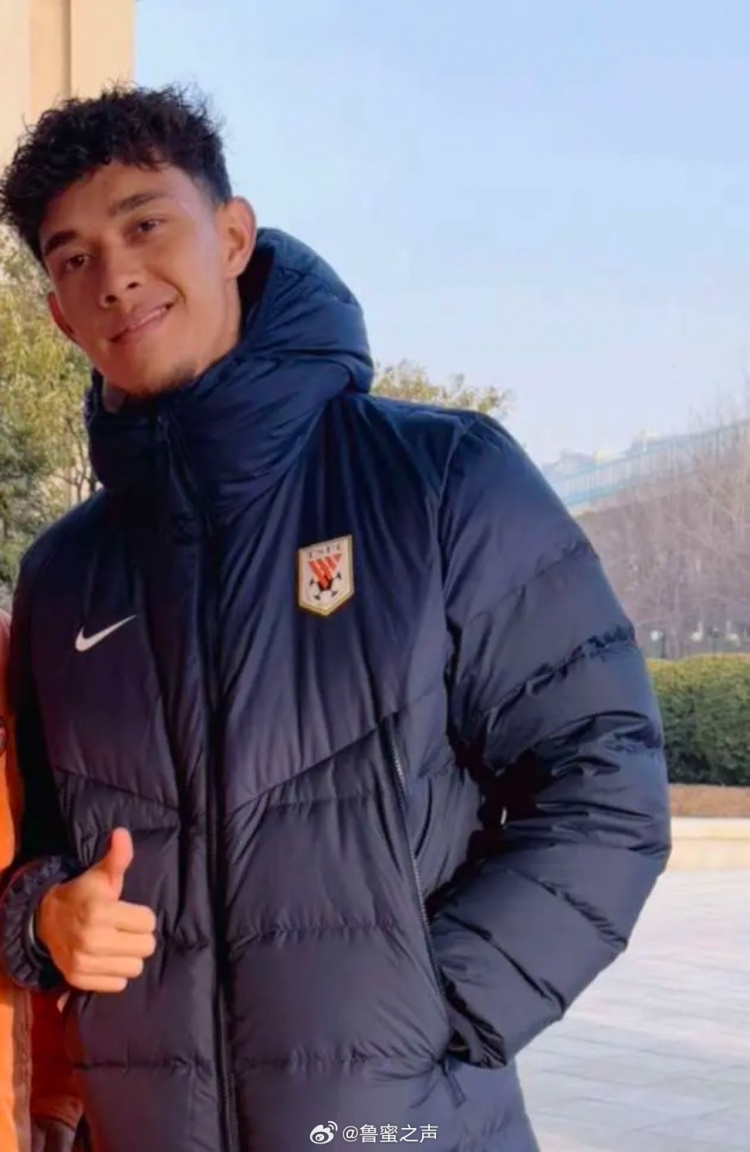  博主：泰山隊新援李小恒已抵達俱樂部，明天將隨隊登泰山祈福