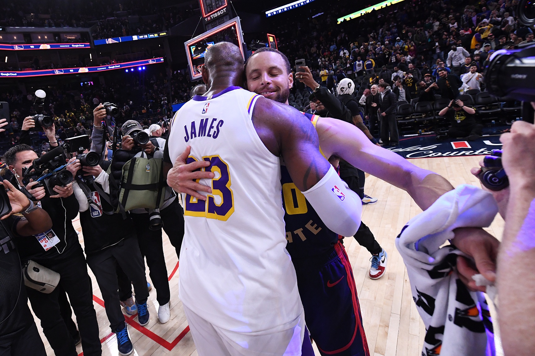  見證傳奇！詹姆斯庫里年滿36歲且同場均砍下35+ NBA歷史首對！
