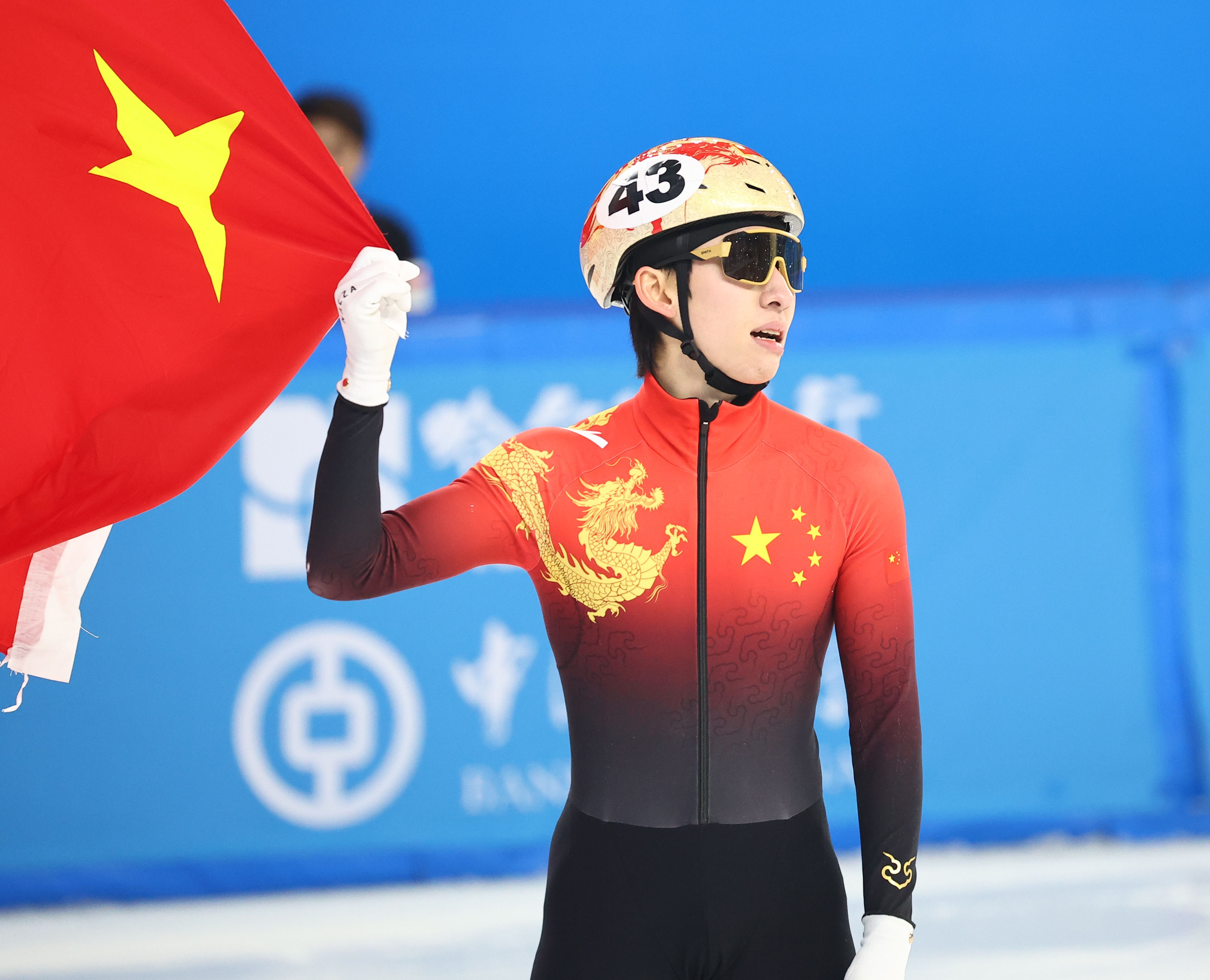  媒體人：中國冰雪歸化非常成功，但足球歸化花更多錢卻連水花都沒