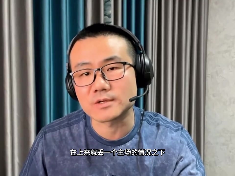  東體：海港球員賽后謝場時難掩失望，穆斯卡特安慰鼓勵